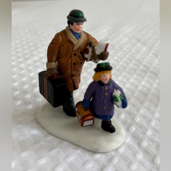 Department 56 “Going Home For The Holidays” - Picture 3 of 6
